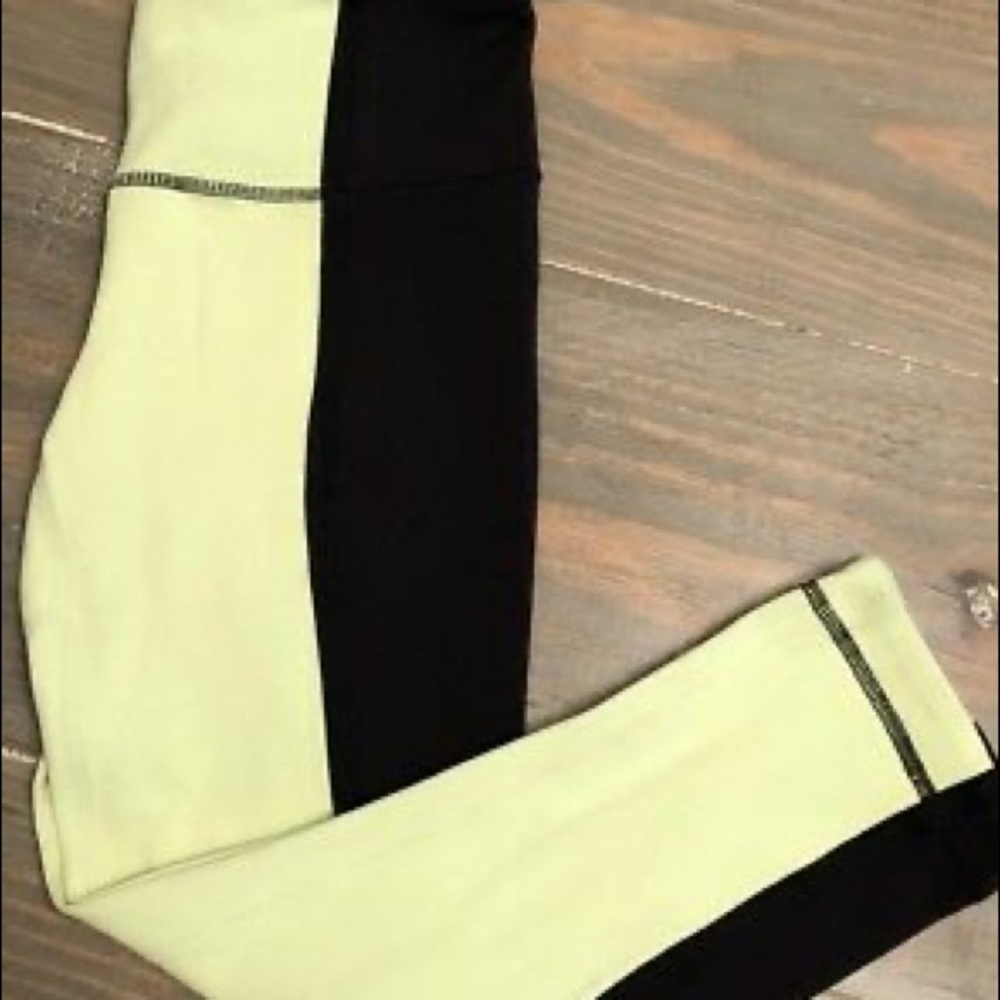 Lululemon leggings (not my picture but same ones!)